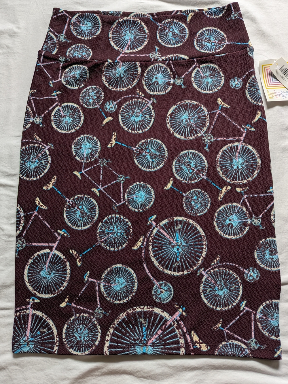 Lularoe Cassie NEW Size M Women’s Burgundy Bicycle-Print Pencil Skirt NEW